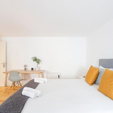 Suite In Cozy Apartment In Chiado In Shared House Lisboa المظهر الخارجي الصورة