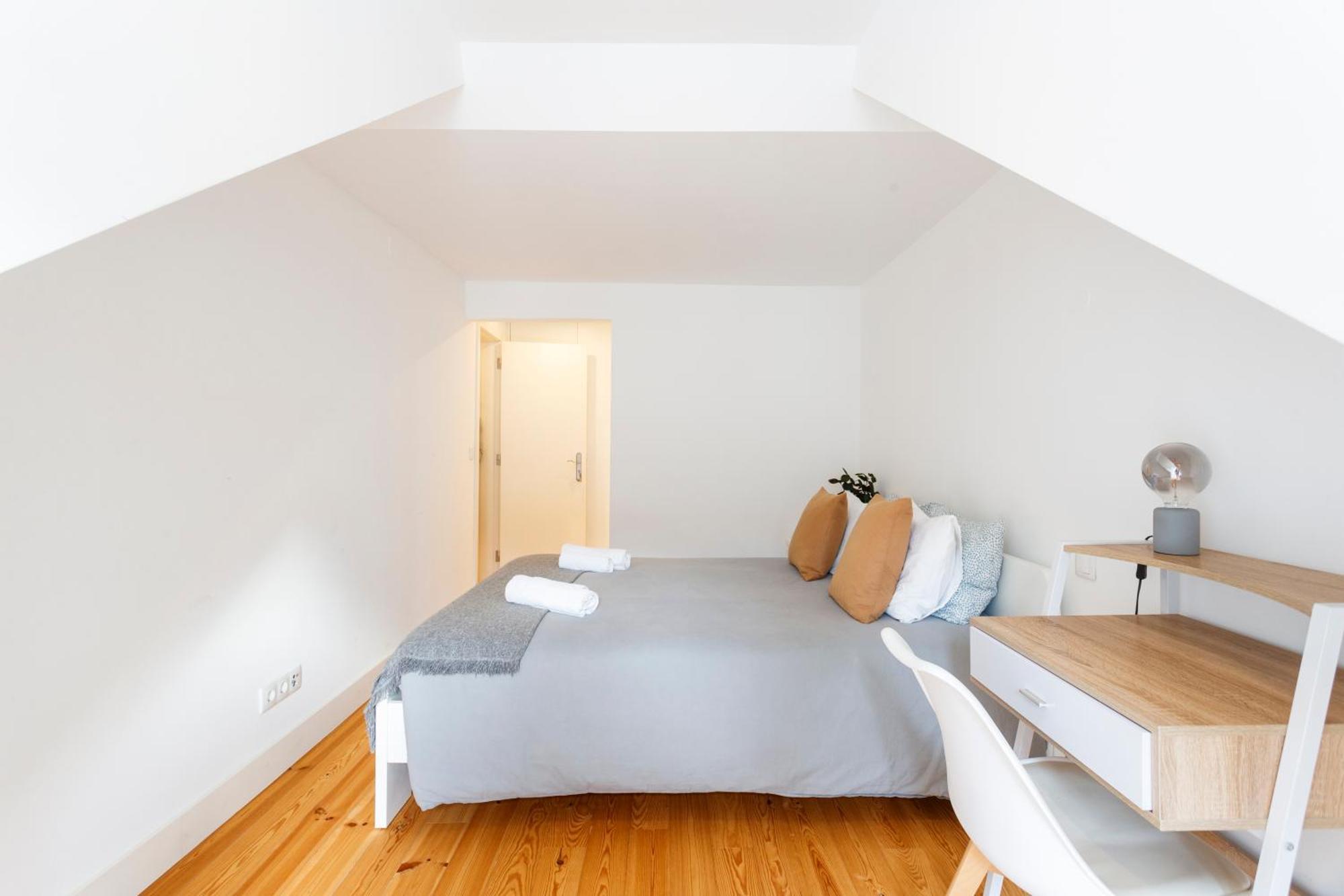 Suite In Cozy Apartment In Chiado In Shared House Lisboa المظهر الخارجي الصورة