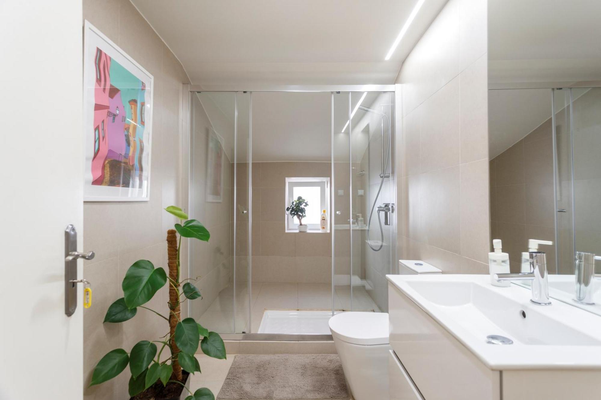 Suite In Cozy Apartment In Chiado In Shared House Lisboa المظهر الخارجي الصورة