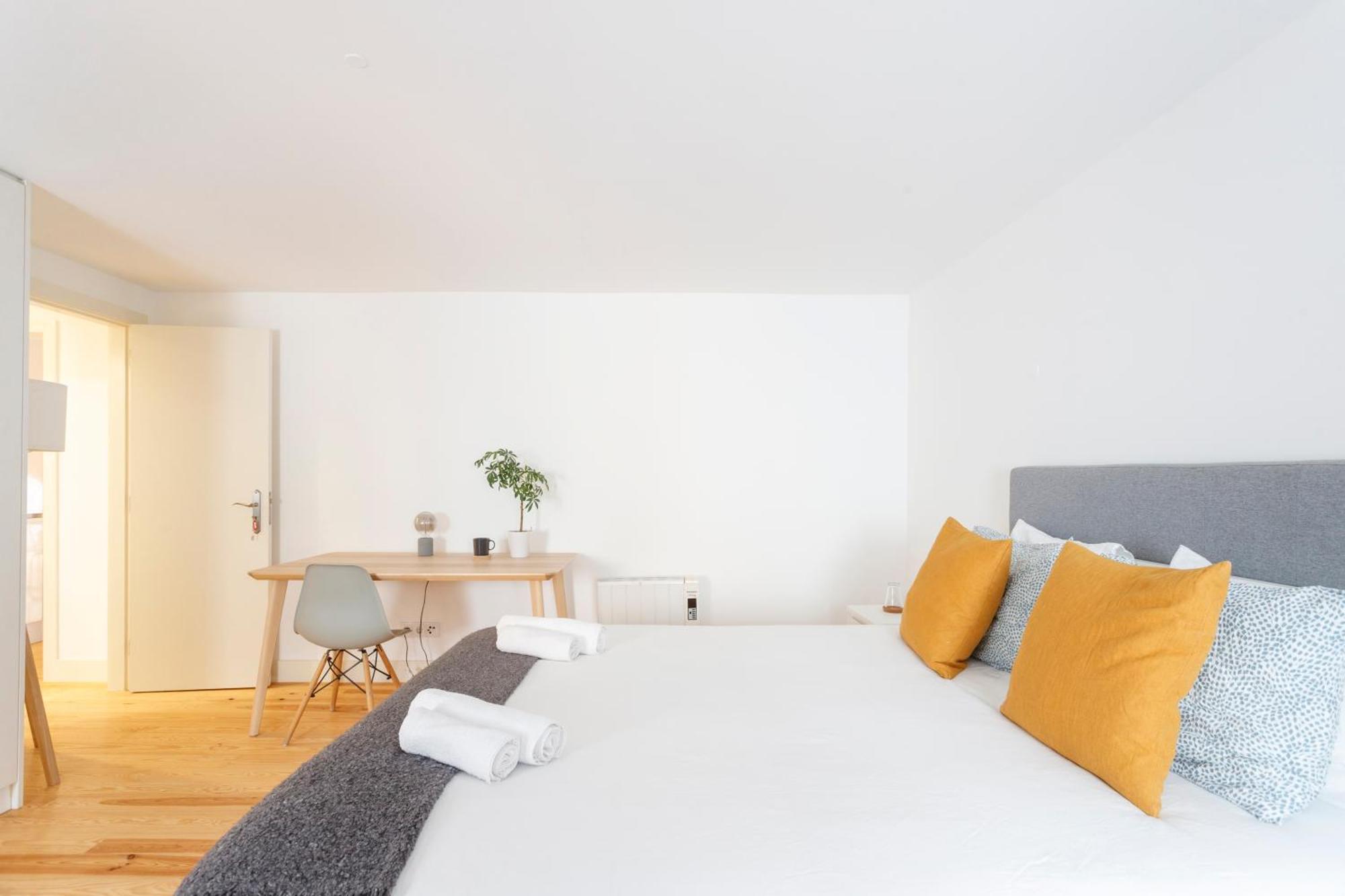 Suite In Cozy Apartment In Chiado In Shared House Lisboa المظهر الخارجي الصورة